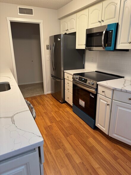 Building Photo - 99 Mallard Dr
