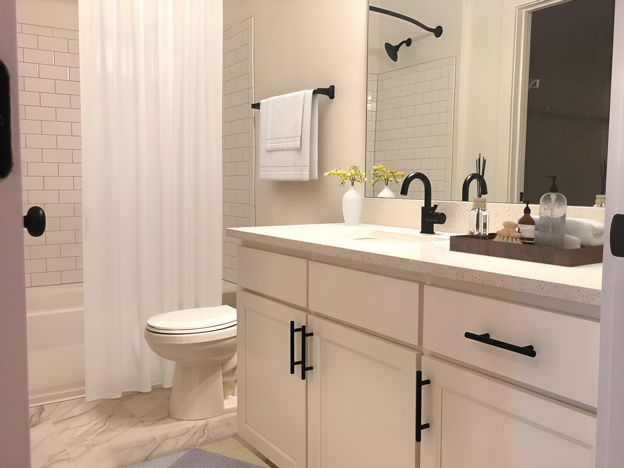 Large Bathroom - 1540 Lebanon Pike