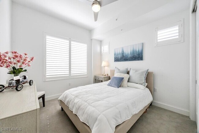 Building Photo - 1111 Central Ave