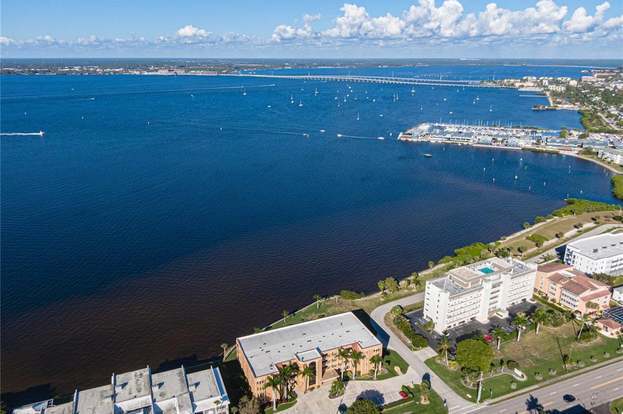 Building Photo - 1500 Park Beach Cir