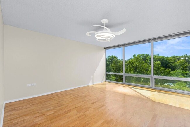 Building Photo - 9715 Woods Dr