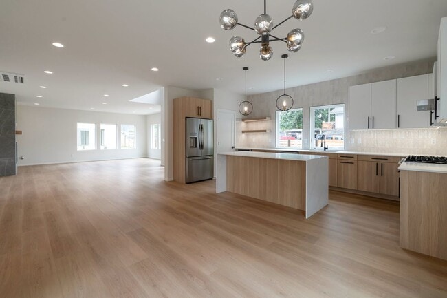 Building Photo - Beautiful new construction home in Pacific...