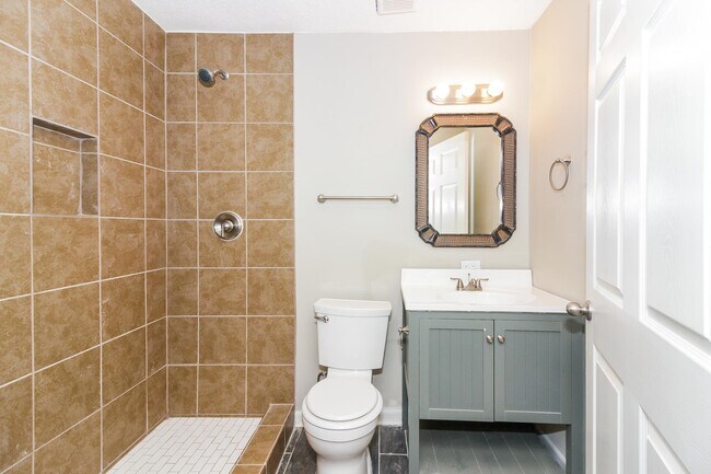 Building Photo - 6625 Santaolina Dr
