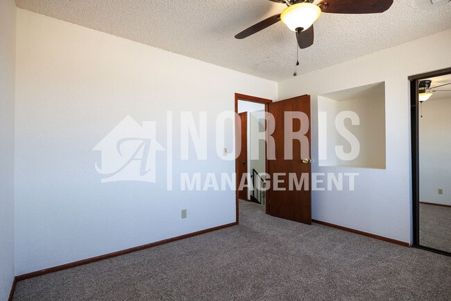 Building Photo - 15054 S Yava Rd