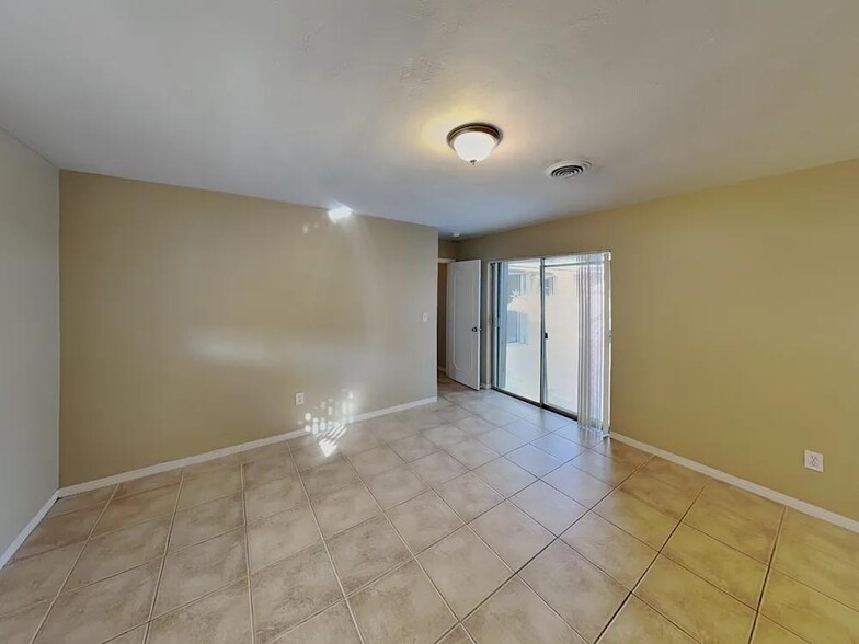 Building Photo - 3300 N 46th Ave