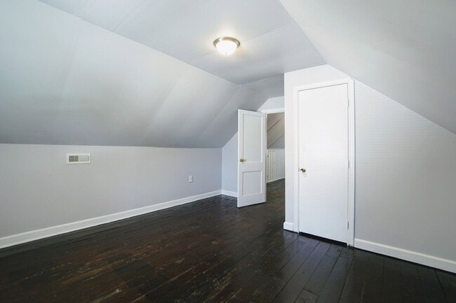 Building Photo - 3907 Peyton Ave