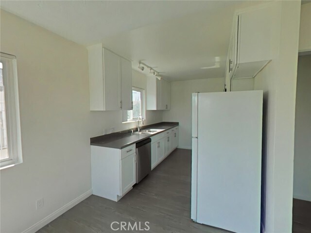 Building Photo - 5840 Hazeltine Ave