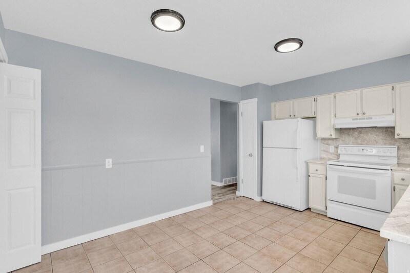 Building Photo - 12669 S 2525 W