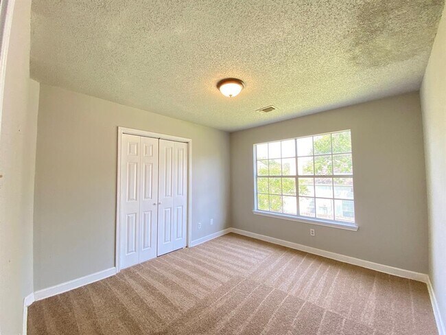 Building Photo - 4315 Palmer Plantation Dr