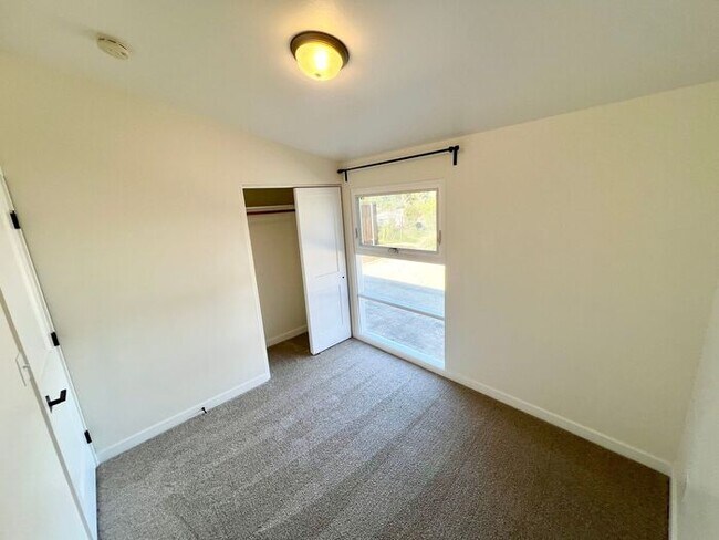 Building Photo - Charming 3-Bed, 2-Bath Home with Canyon Views & Attached Garage