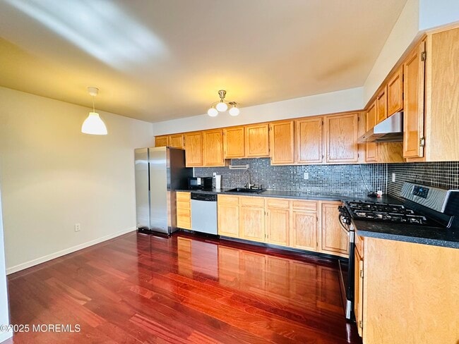 Building Photo - 891 Crimson Ct