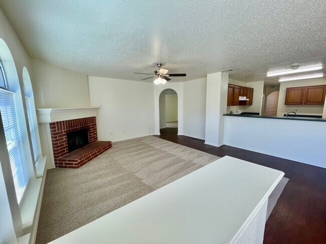 Building Photo - Nice Single Story Home in Crowley
