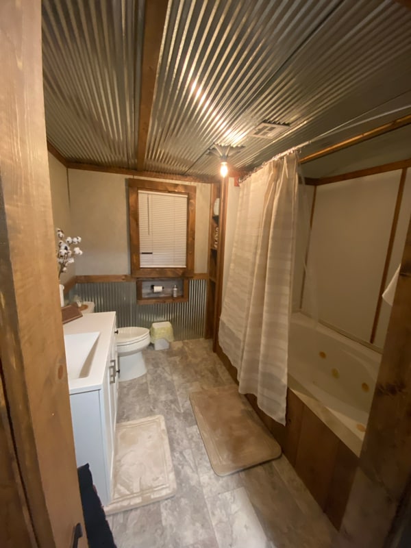 Building Photo - 6144 Madison 6351