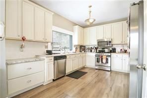 Building Photo - 824 Destin St