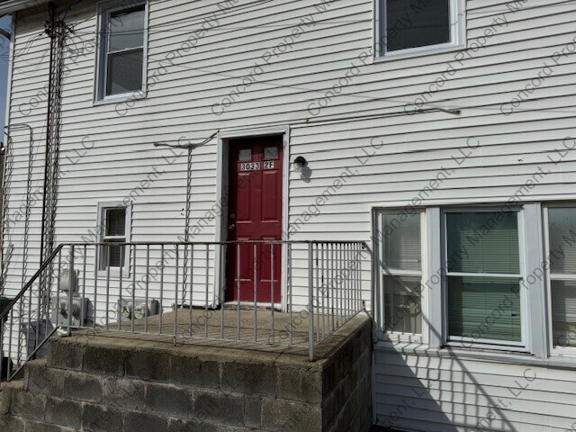 Building Photo - 3033 Hamilton Ave