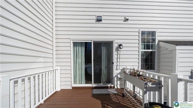 Building Photo - 358 Redclover Ln