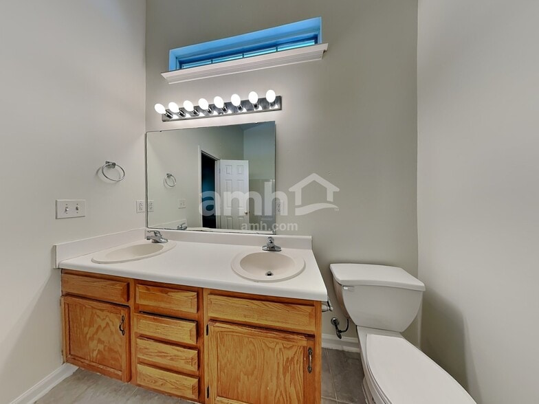 Building Photo - 550 Orchard Ridge Ln