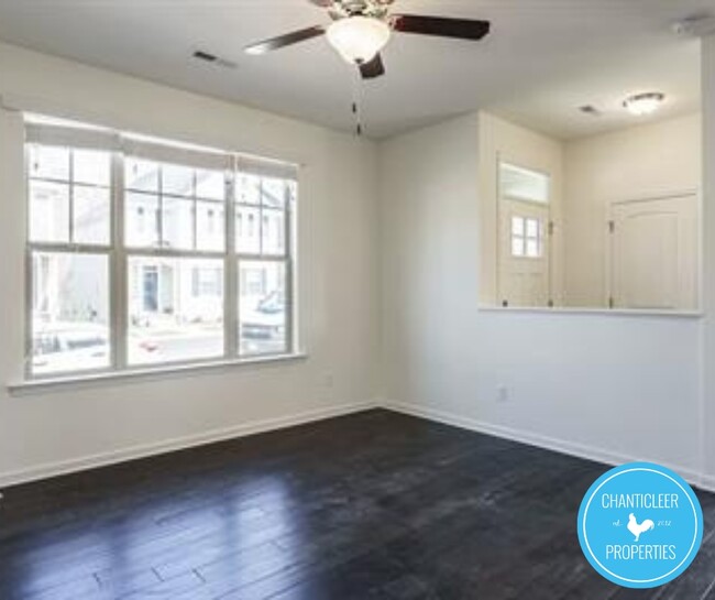 Building Photo - 5830 Crestlawn Ct