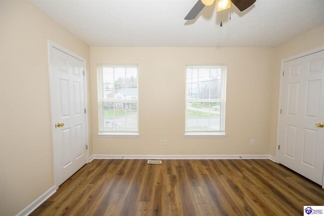 Building Photo - 128 Skyline Dr