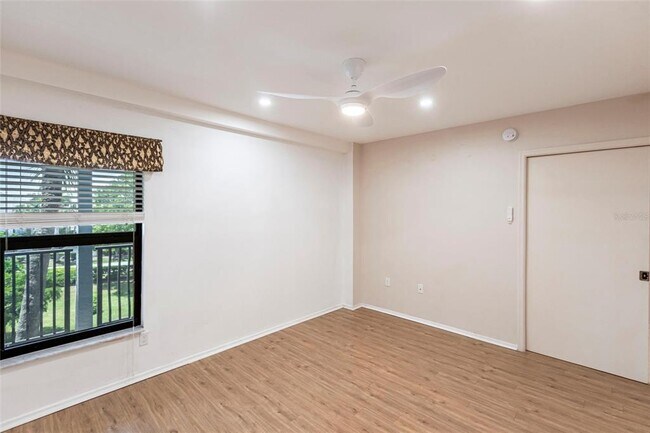 Building Photo - 1750 Jamaica Way