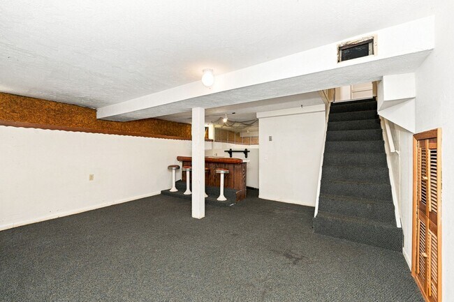 Building Photo - 619 Mavor St