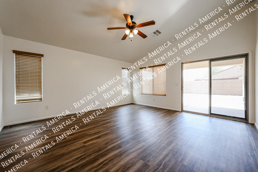 Building Photo - 41103 W Thornberry Ln