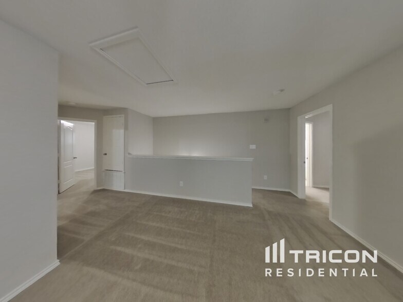 Building Photo - 4407 Ivan Dr