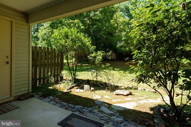 Building Photo - 11 Abelia Ct
