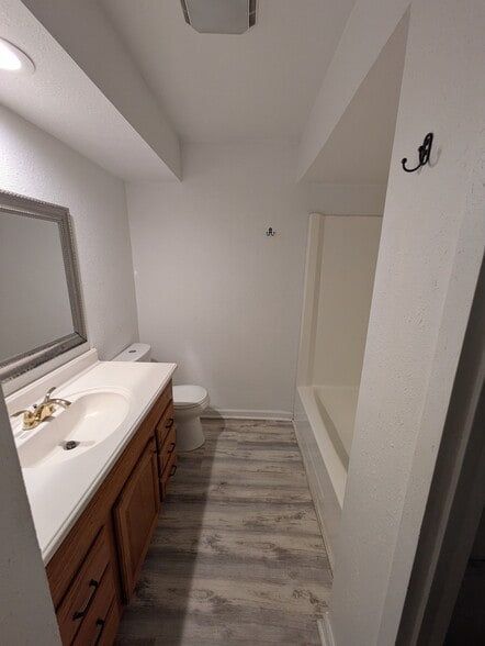 Full bath1 - 4340 Georgia Ave