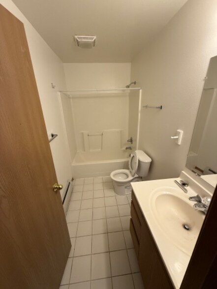 Building Photo - 600 Moccasin Cir Dr