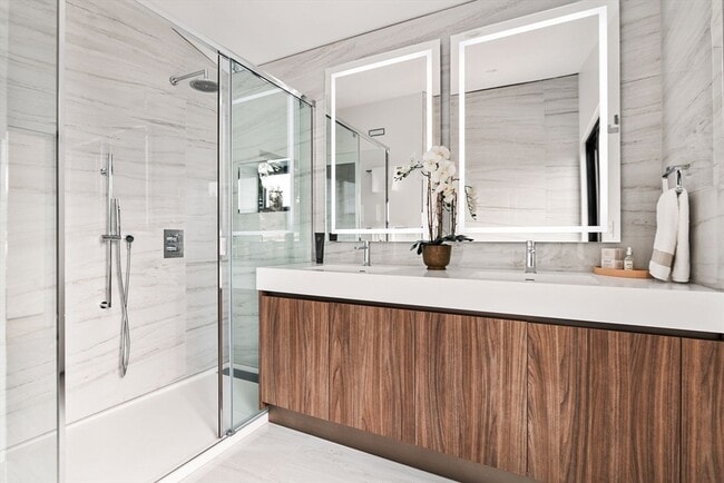 Building Photo - 80 Alpine St