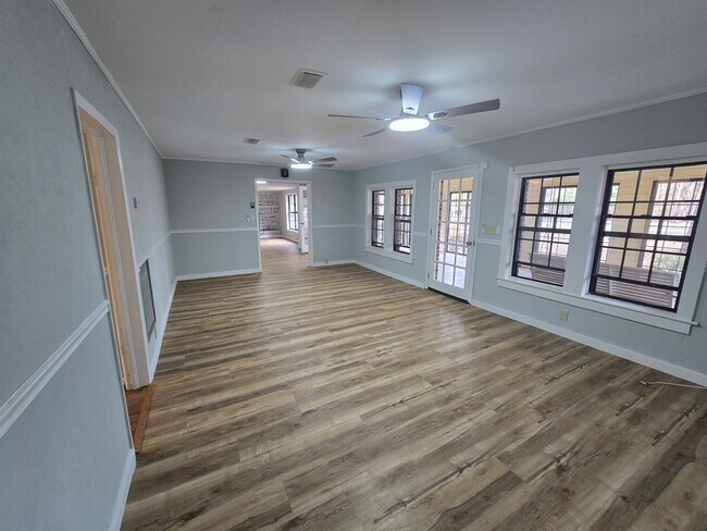 Building Photo - 1307 Point Peter Rd