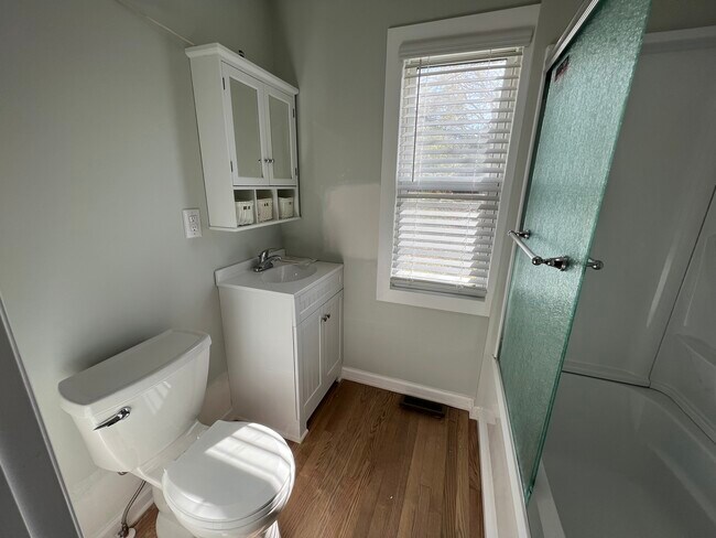 Master bath - 3760 Reid Rd