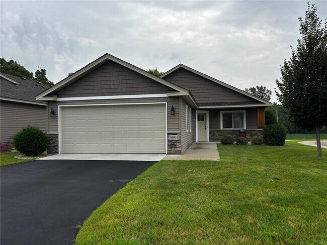 Building Photo - 4001 Iris Ct