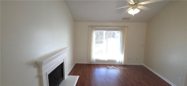 Building Photo - 2784 James Henry Dr