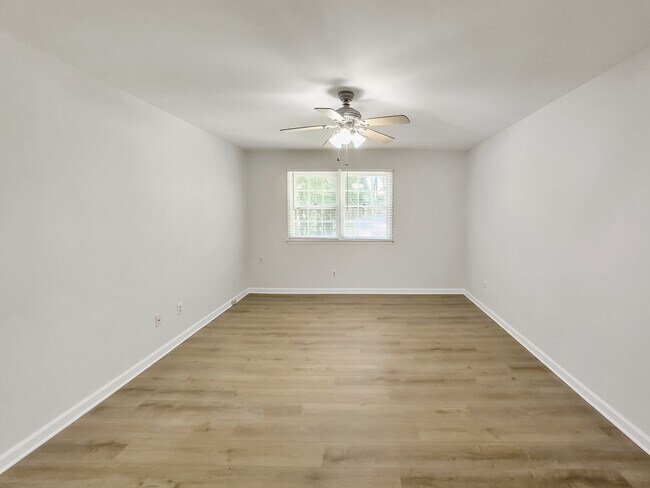 Building Photo - 312 Trappers Run Dr