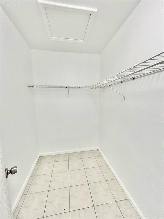 Building Photo - 1004 Pine Dr