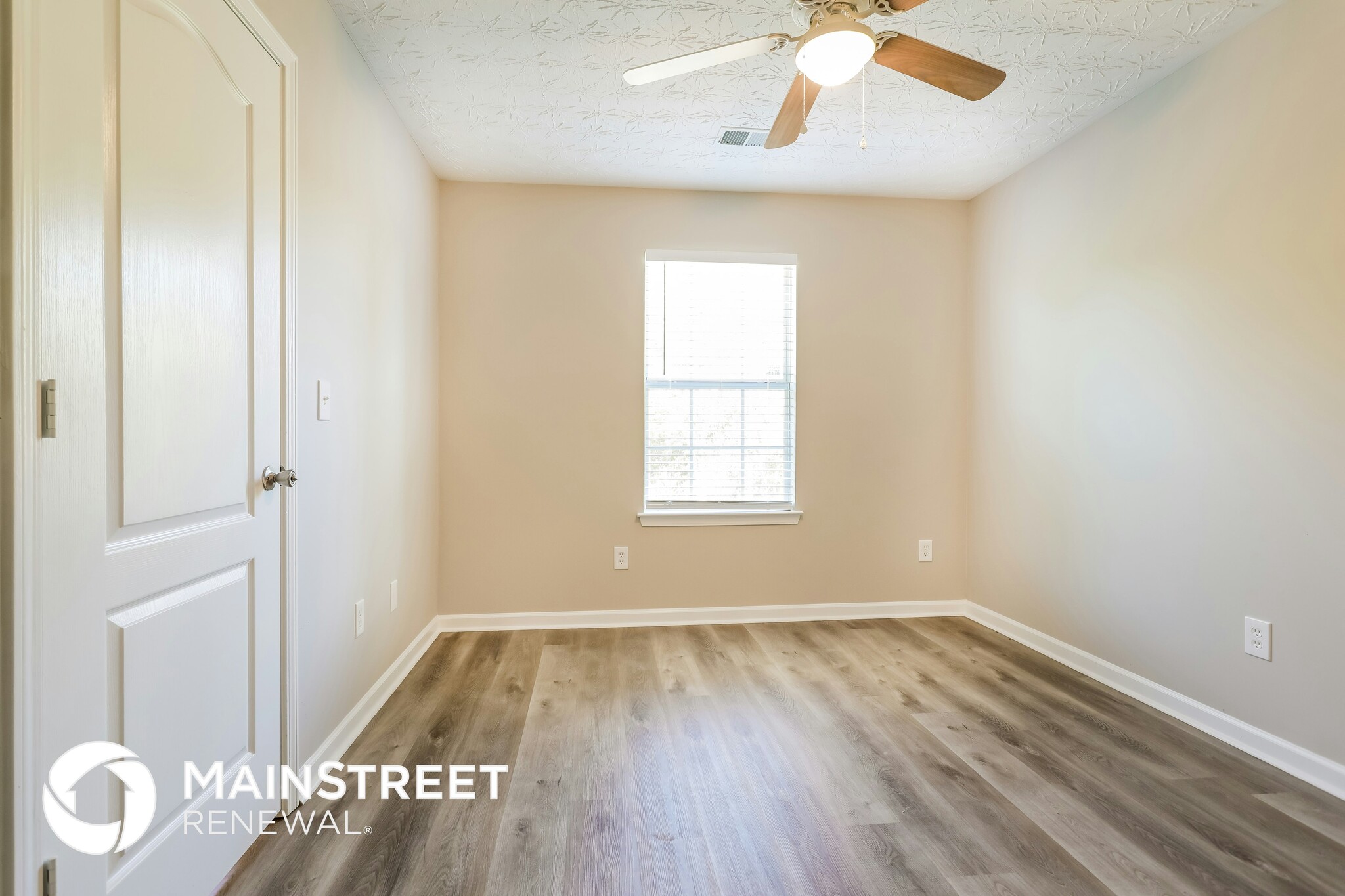 Building Photo - 210 Heaton Pl Trail