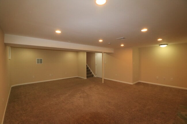 Building Photo - "Coming Soon". 4 bed + 2.5 Bath Stunning Split-Level in Kemp Mill