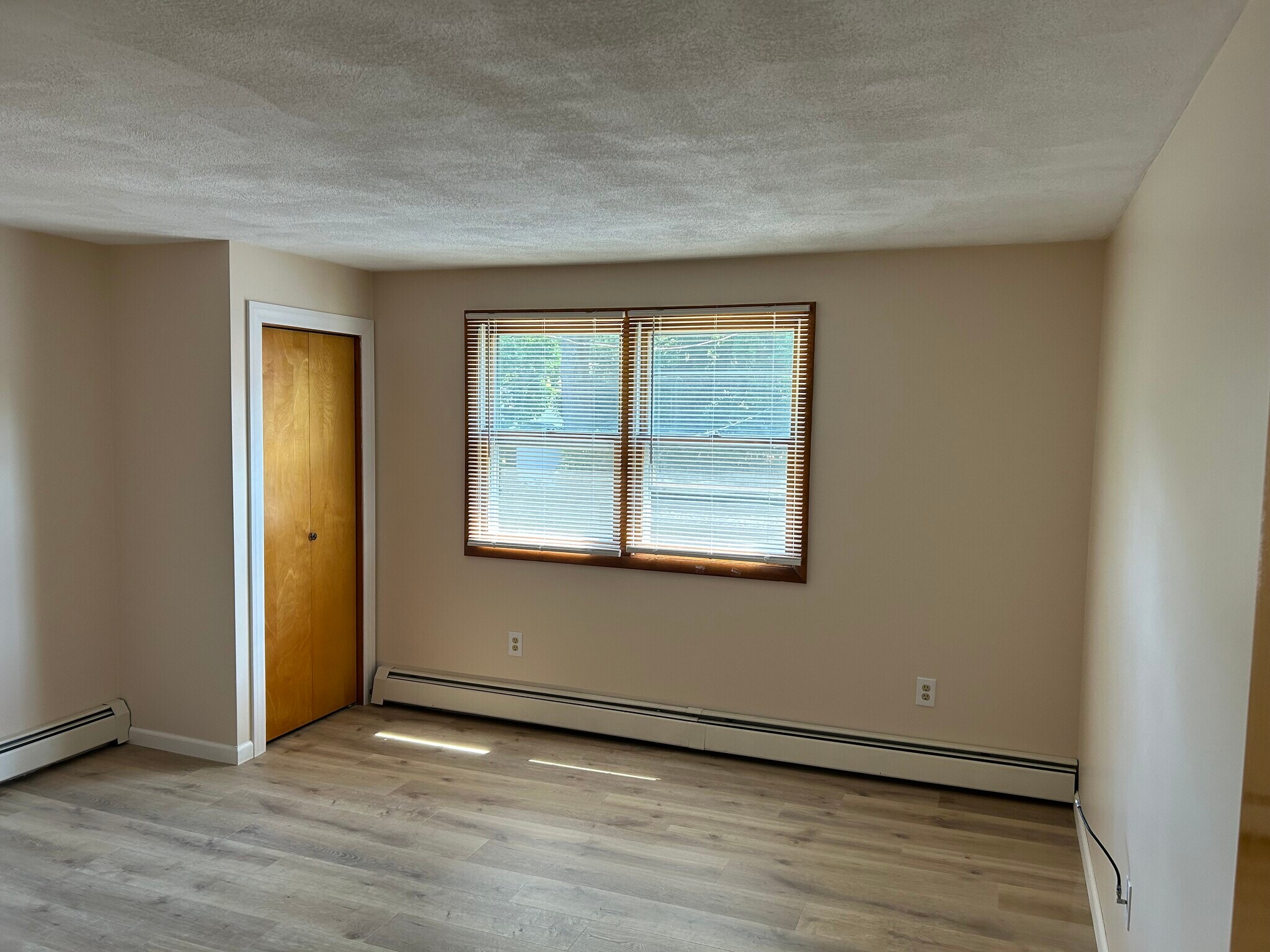 Building Photo - 287 Mayfield Ave
