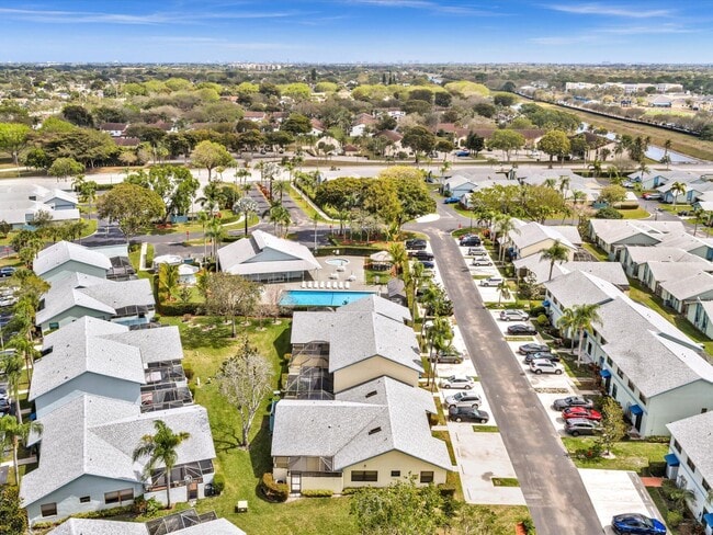 Building Photo - 9095 SW 21st Ct