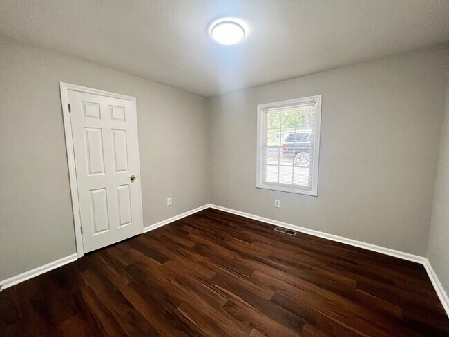 Building Photo - 218 Hickory Forest Rd