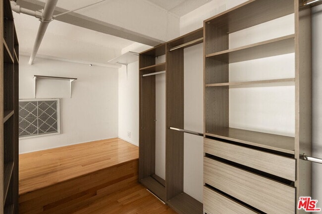 Building Photo - 1850 Industrial St