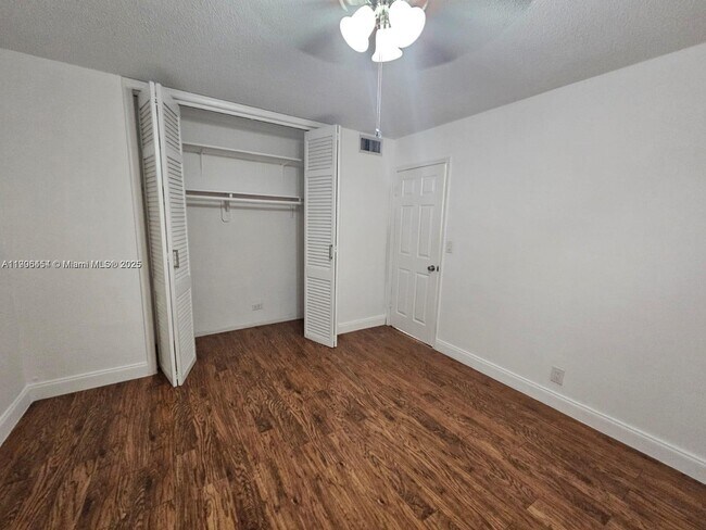 Building Photo - 1830 Cleveland St