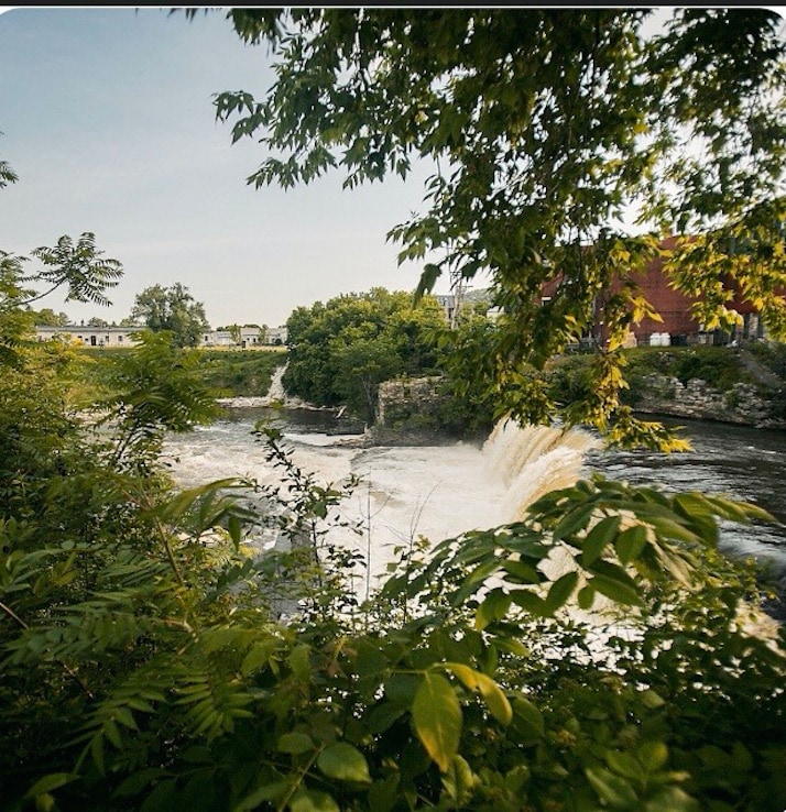 Building Photo - 54 Main St