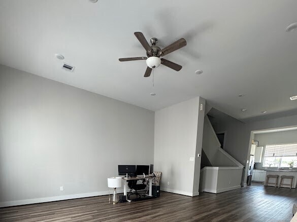 Building Photo - 1282 N Post Oak Rd