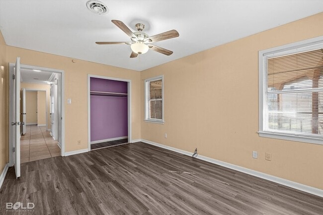 Building Photo - 2710 Higgins Dr