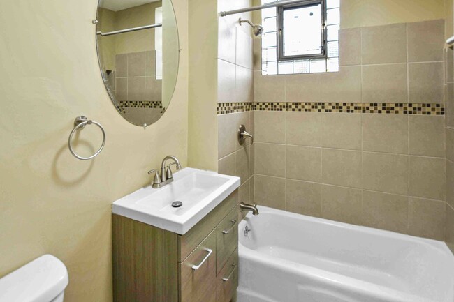 Building Photo - 1302 S 61st Ave