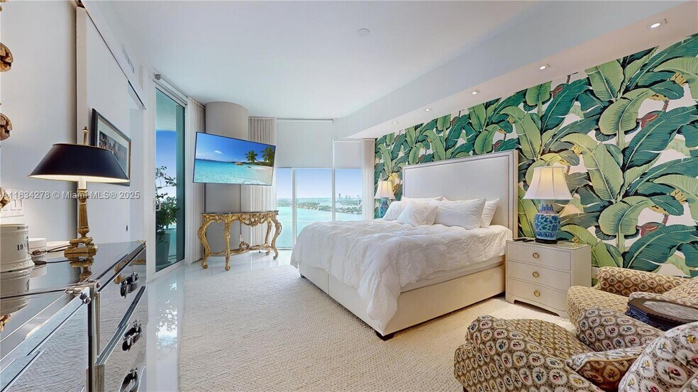 Building Photo - 2020 N Bayshore Dr