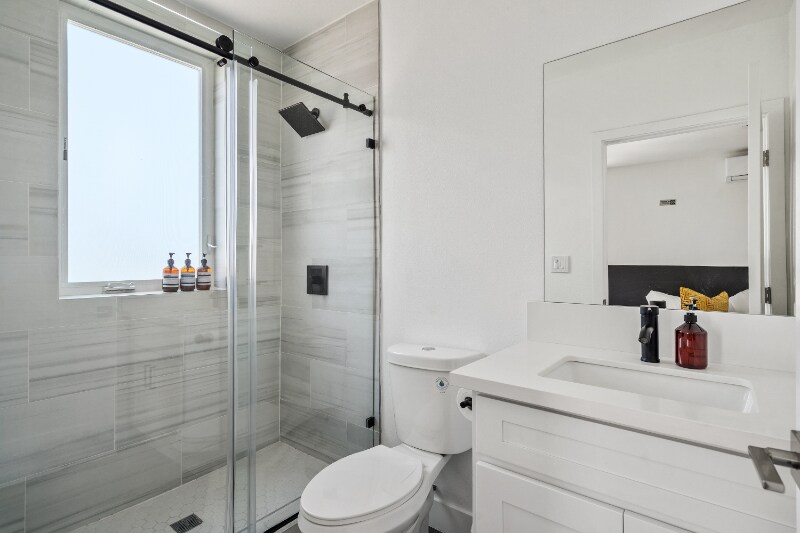 Building Photo - 3987 Dalton Ave